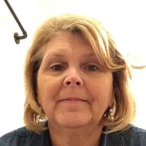 Meet your Posher, Lorie